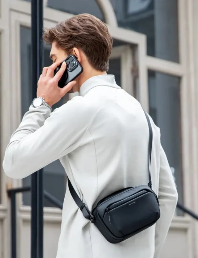 Crossbody Mark Ryden Quest