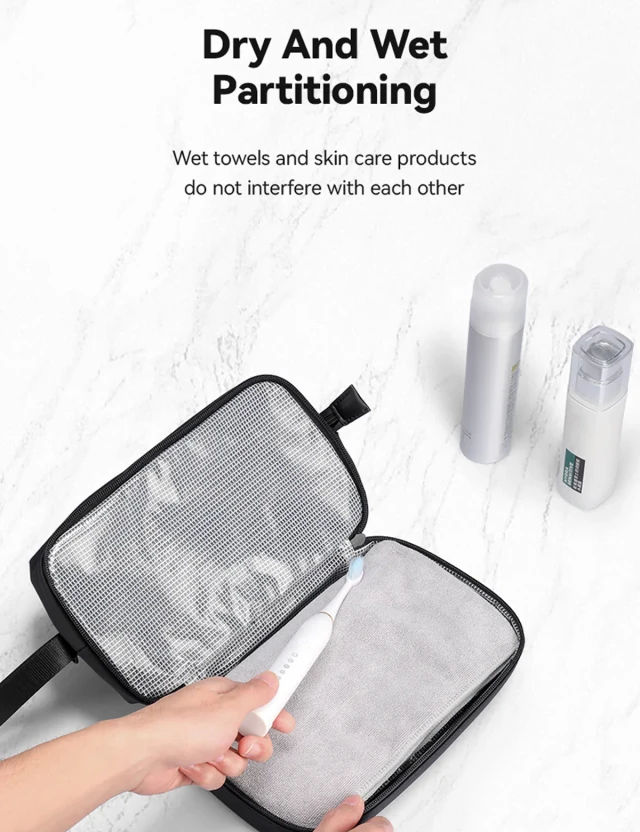 Mark Ryden Velo MR264 — dry and wet partitioning lower compartment unfolded flat