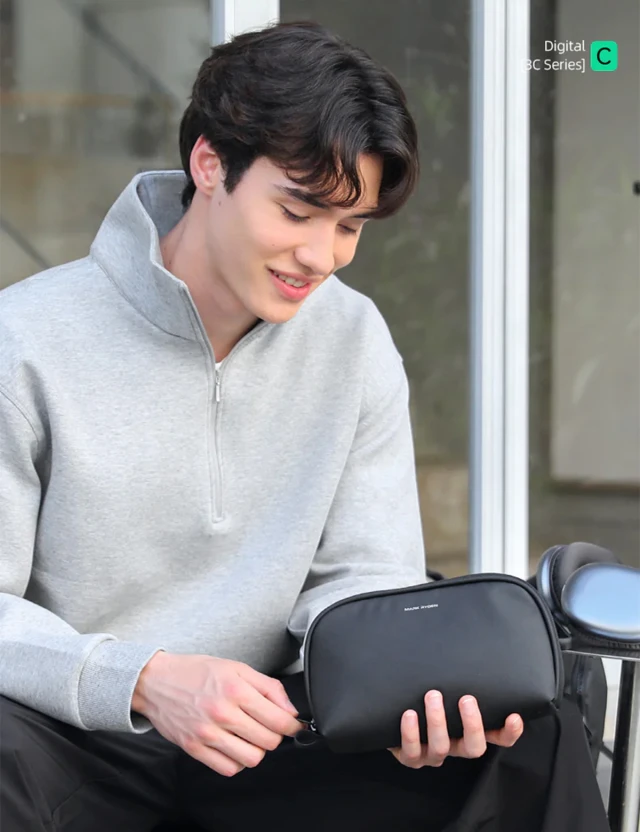 Toiletry Bag Mark Ryden Node