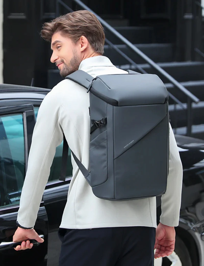 All day Backpack Mark Ryden Volen