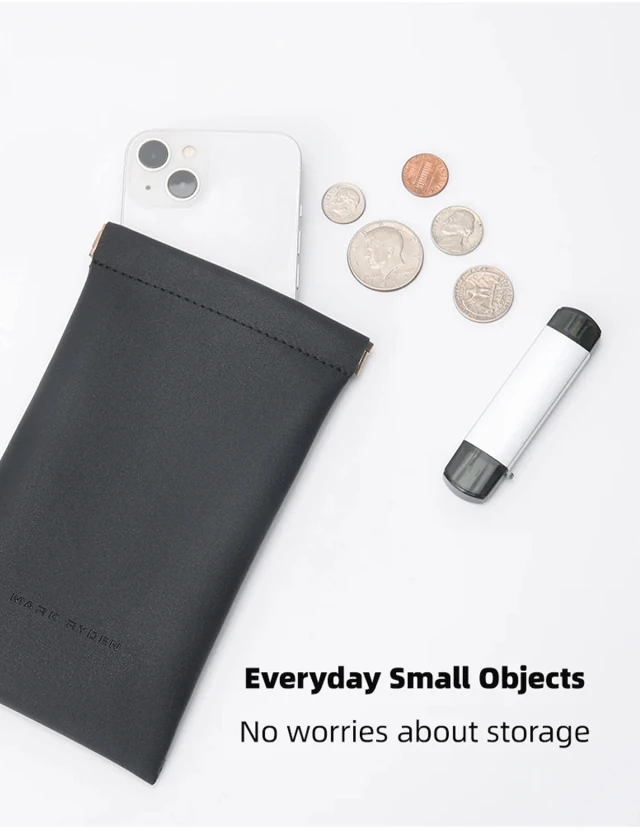 Mark Ryden Slot MR79 black — with smartphone inserted