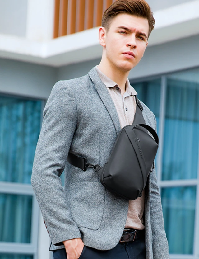 Crossbody Mark Ryden Corsair