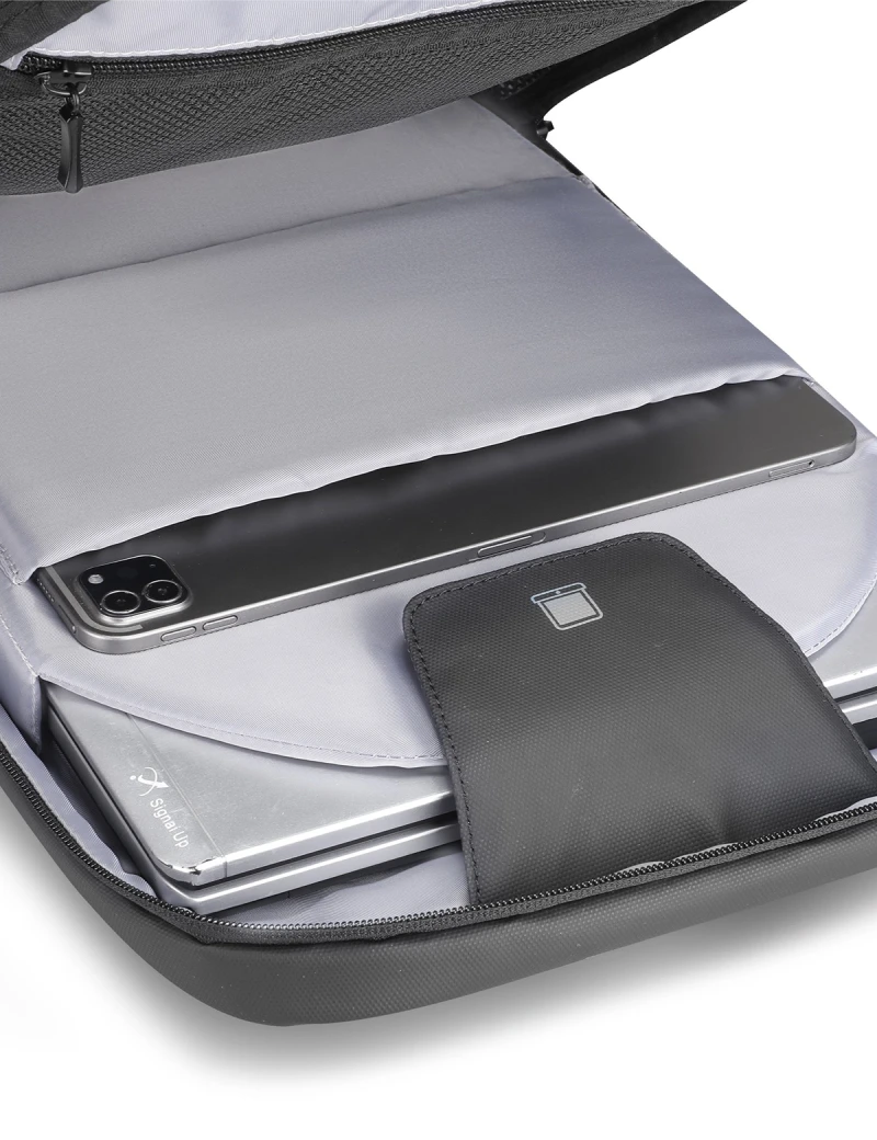 Future Backpack Mark Ryden Biz 15,6" Black