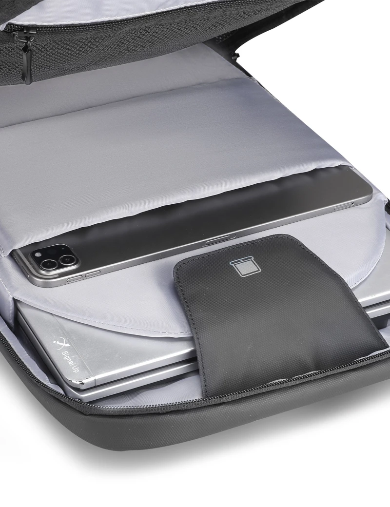 Future Backpack Mark Ryden Biz 17,3" Black