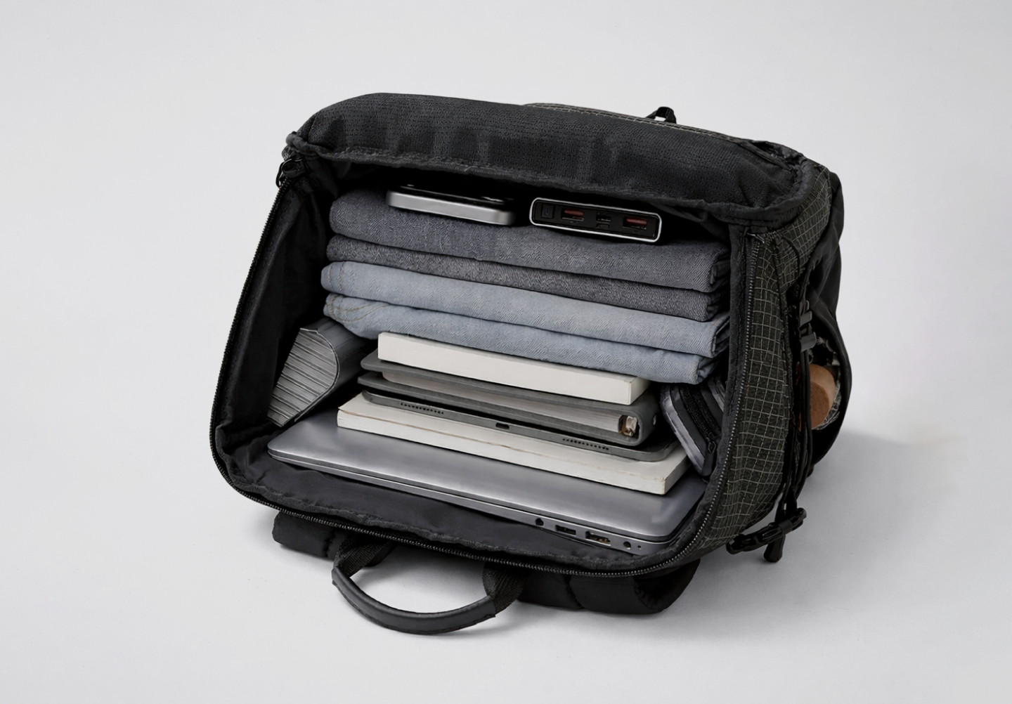 Backpack interior showing low and close weight distribution